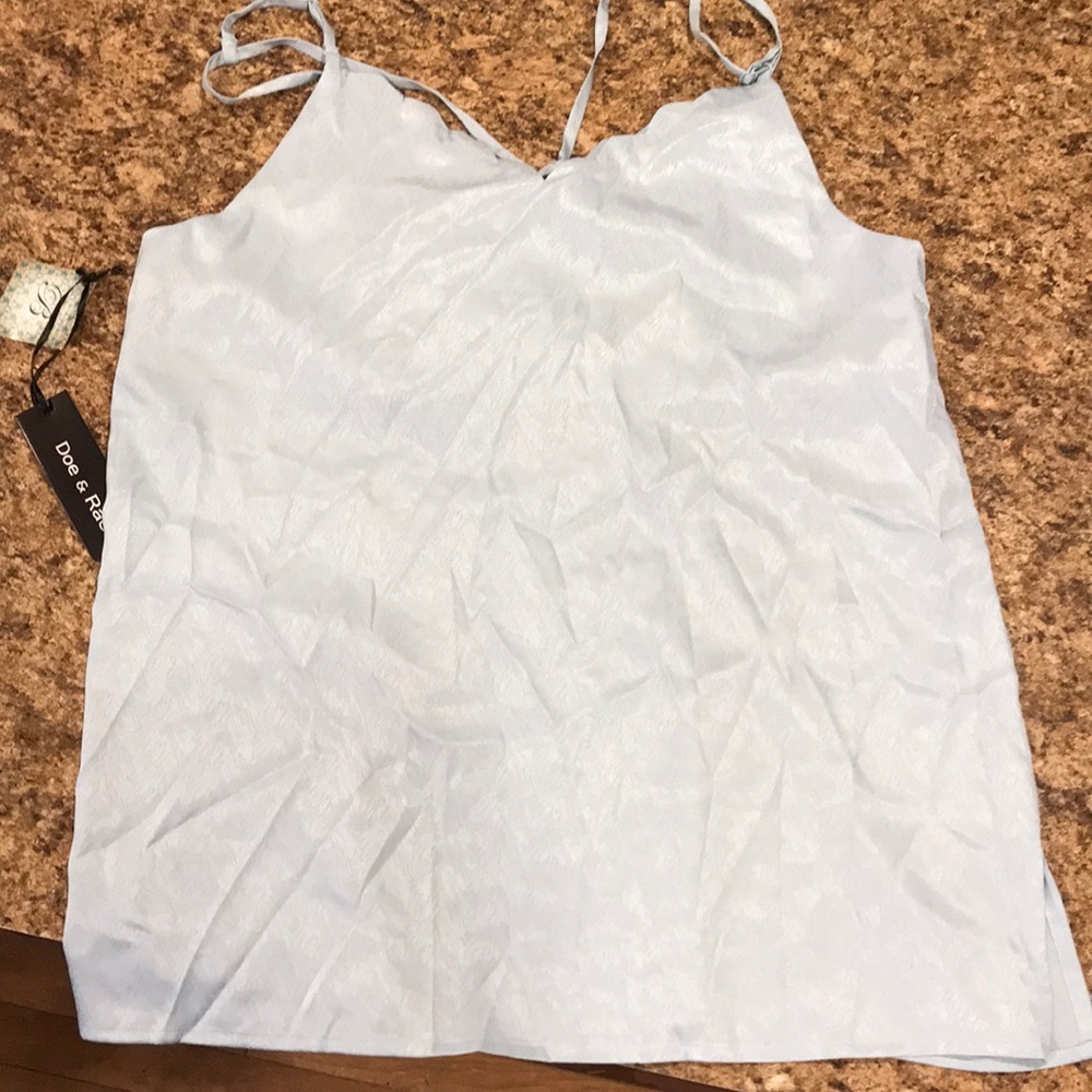 Scallop strappy doe top